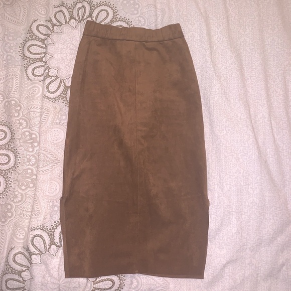 Aritzia wilfred suede lis skirt. Size 00. - Picture 5 of 5